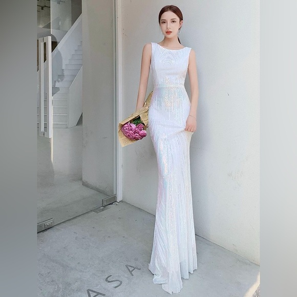 Dresses & Skirts - Radiant White Sleeveless Maxi Dress
